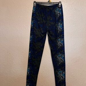 Elegant Swirl Patterned Leggings